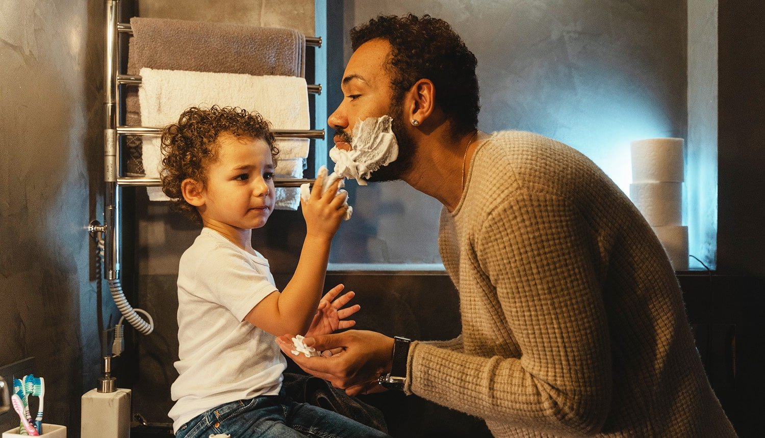 O primeiro barbear na relação pai e filho - Dr. JONES